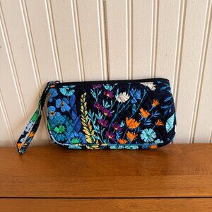 Vera Bradley Floral Wristlet Clutch Purse‎